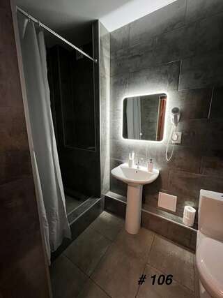 Гостиница Кия Шерегеш Двухместный номер Делюкс с 1 кроватью или 2 отдельными кроватями-4